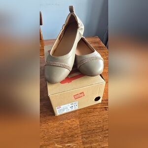 SOLD . . . .  Fitflop Allegro Leather Ballet Shoes 7.5